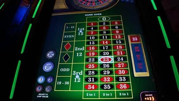 Playing online gambling games like roulette